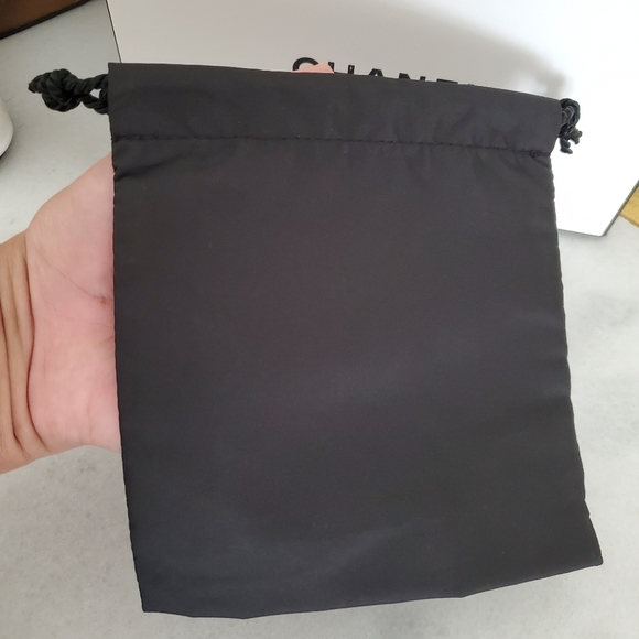 CHANEL Black Smooth Jewelry Dust Cover Travel Storage Pouch - Picture 5 of 8